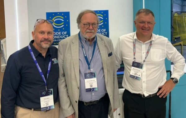 From left to right: Rory Reid, HOD Data Centers, Master Power Technologies; Bernard Lecanu, BL International Consultant and the ex-chairman of the European Commission; and Menno Parsons, CEO, Master Power Technologies.
